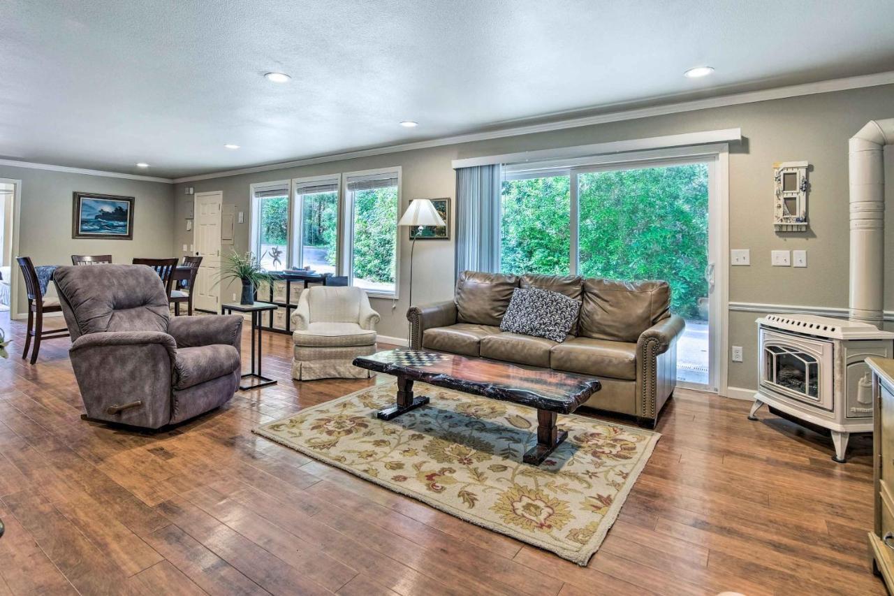 Coos Bay Retreat Less Than 2 Mi To Marina And Casino! 外观 照片